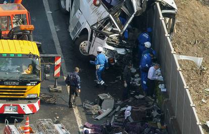 U stravičnoj nesreći autobusa u Japanu poginulo sedam ljudi