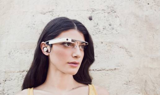 Napali su je i opljačkali jer je nosila Google Glass u kafiću