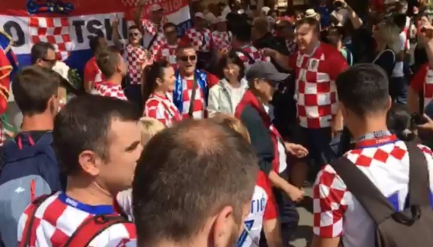 'Crven-bijeli' trg u Moskvi: Za Hrvate navijao i Steven Seagal