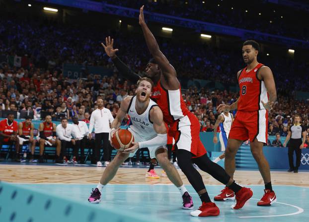 Basketball - Men's Group Phase - Group A - Greece vs Canada