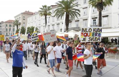 Gay pride u Splitu prošao je mirno, turisti davali podršku