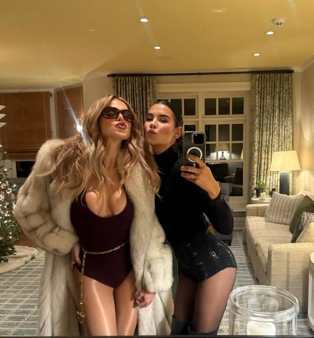 FOTO Bez srama, bez grudnjaka: Kraljici bikinija Brooks Nader baš sve se vidi kroz majicu