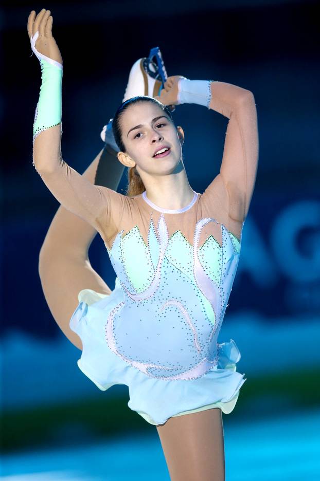 Zagreb: Predsjednica RH Grabar-Kitarovi? sa suprugom bodrila k?er Katarinu na Zlatnoj pirueti