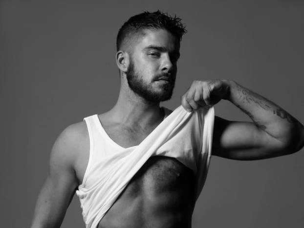 FOTO Hrvatice poludjele za ovim frajerom iz backstagea Lime Lena na Dori: Evo tko je on!