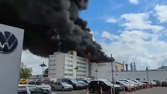 VIDEO Buktinja u Berlinu. Veliki požar gasi čak 160 vatrogasaca: 'Širi se jak dim i otrovni plinovi'