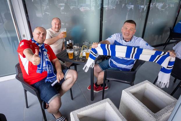 Osijek: Navijači uživali na otvorenom danu tribina novog stadiona