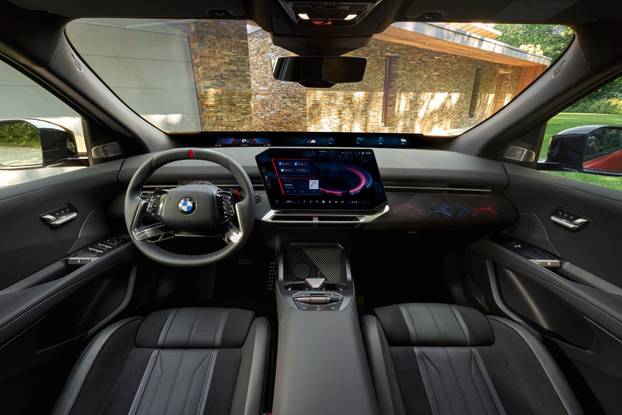 FOTO Ovo je novi BMW IX4: Coupe na struju ima 612 'konja'