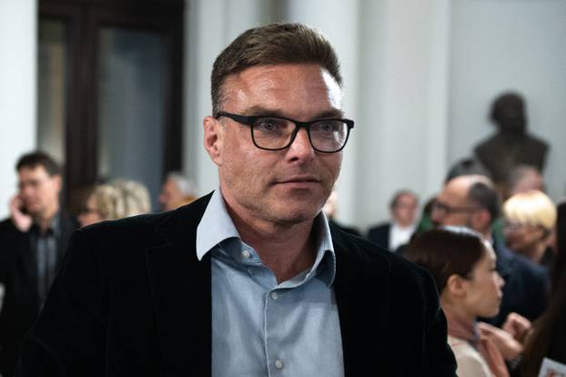 Zagreb: Dolazak poznatih na premijeru baleta Trnoružica