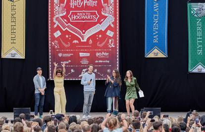 Hamburg postigao novi rekord: Organizirali najveći skup ljudi prerušenih u Harryja Pottera