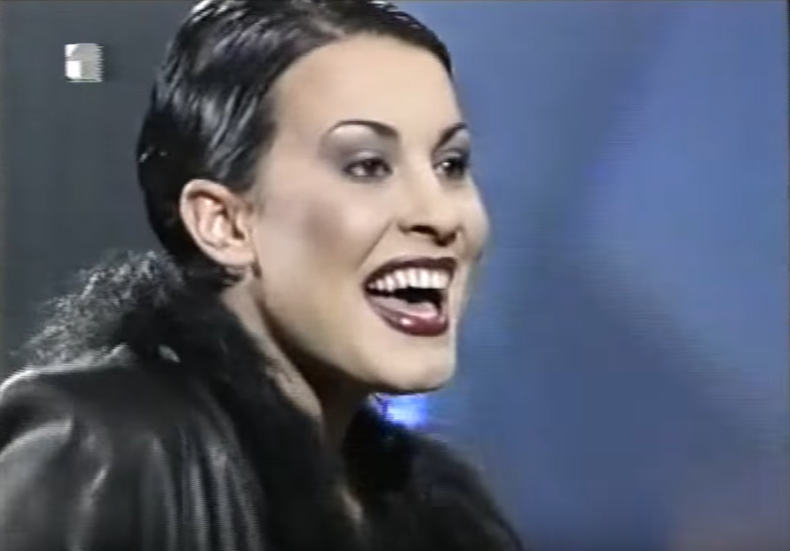 Neprepoznatljiva: Indira je 98' imala upečatljiv nastup na Dori