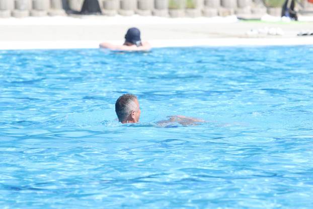 24 SATA: Kupaći uživaju na obnovljenim bazenima Copacabana