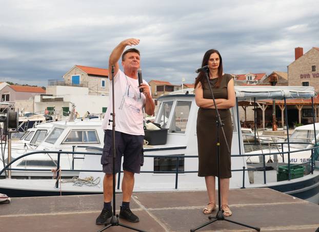 FOTO Ženska regata u Betini oduševila mještane i turiste