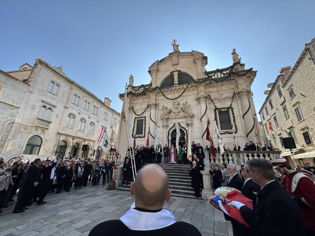 Dubrovnik: Spuštanjem barjaka sv. Vlaha i podizanjem državne zastave te misnim slavljem završila je ovogodišnja Festa svetog Vlaha