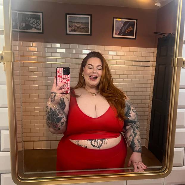 FOTO Plus size manekenka: 'Na letu su mi rekli da moram smršavjeti! Ostala sam u šoku!'