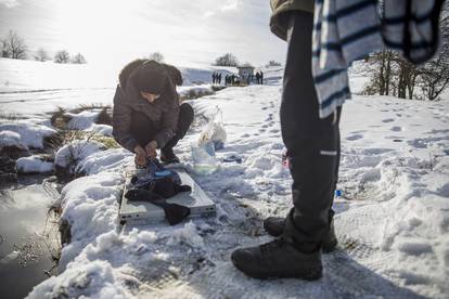 Teška zima u migrantskom kampu Lipa nedaleko Bihaća