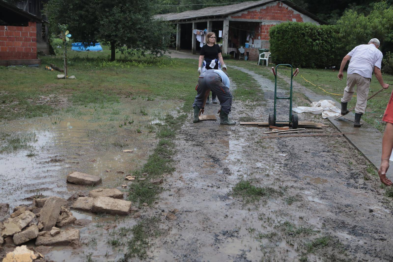 Poplave na području Našica: U nekim mjestima voda je prodrla u kuće