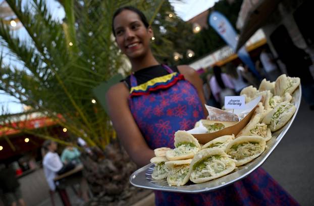 Zagreb: Započeo Festival Fiesta Latina na  Strossmayerovom trgu