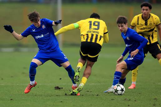 Dinamo U19 - Borussia 0-0: 'Modri' moraju prihvatiti bod nakon dominacije u Zaprešiću...