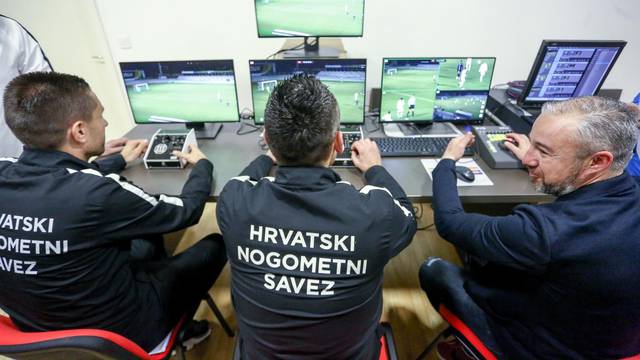 Prvi smo zavirili u VAR-sobu: Evo kako ta stvar funkcionira