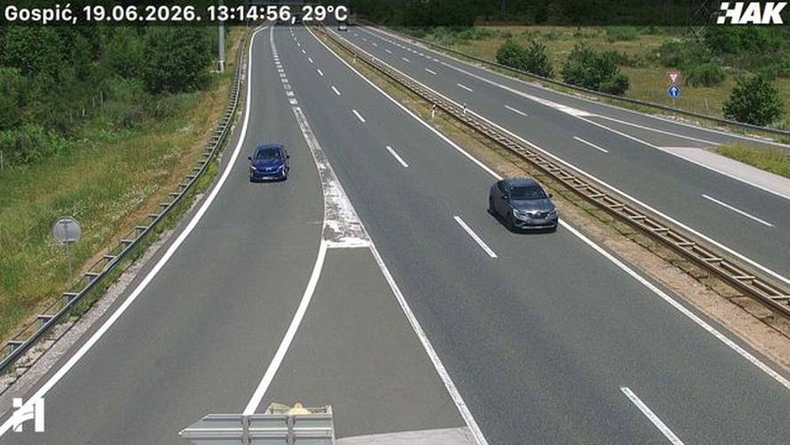 FOTO Skratili petak i požurili na produženi vikend: Ogromna gužva kod Lučkog prema moru