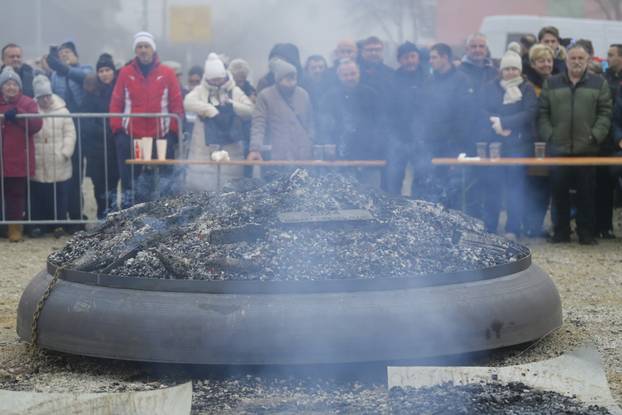 U Oroslavju pripremljena najveća peka na svijetu