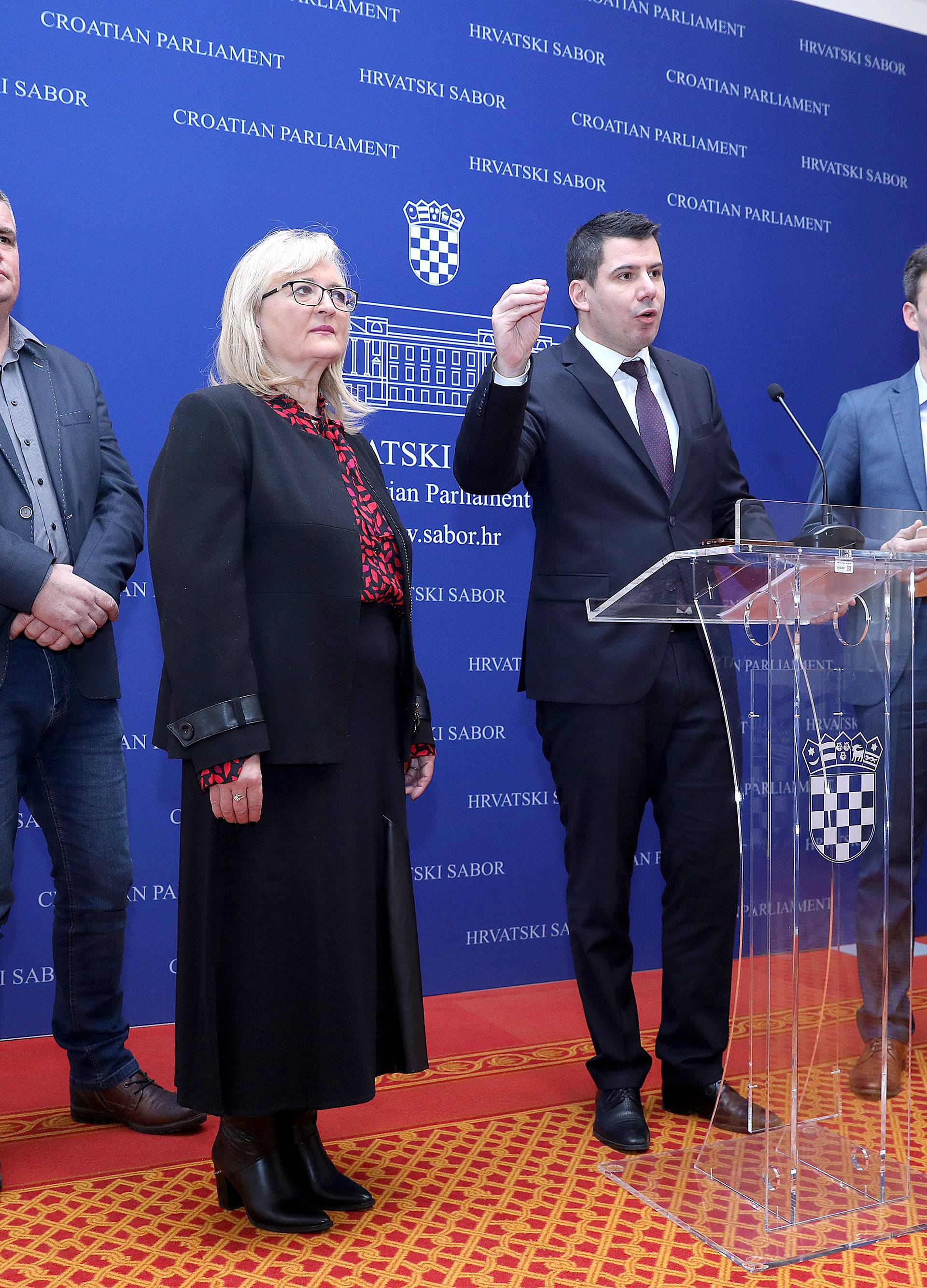 Zagreb: Konferencija za medije MOST-a