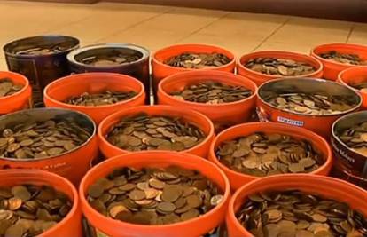Skupljao 65 godina: U banku donio 226 kilograma novčića