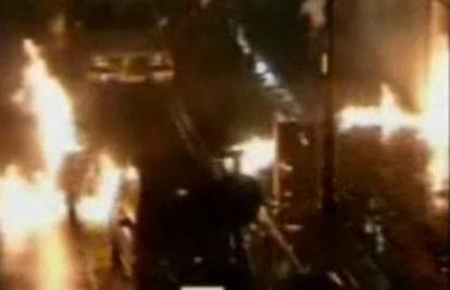 Motorist htio zapaliti klub, ali  vatra je dohvatila njega