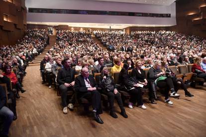 FOTO Oproštajni koncert Drage Diklića u Lisinskom: Predsjednik Milanović sjedio u prvom redu