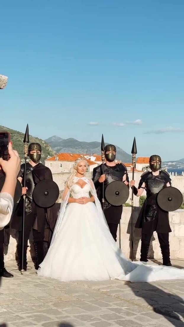 Atraktivna plesačica osvojila je MMA zvijezdu. Hrvatska im je drugi dom: 'Ona je moj anđeo'