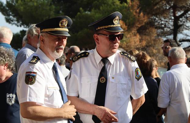 Omiš: Sprovod bivšeg vatrogasnog zapovjednika Drage Lelasa