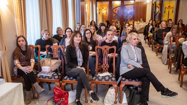 Osijek: Održana radionica “Novac u ženskim rukama”