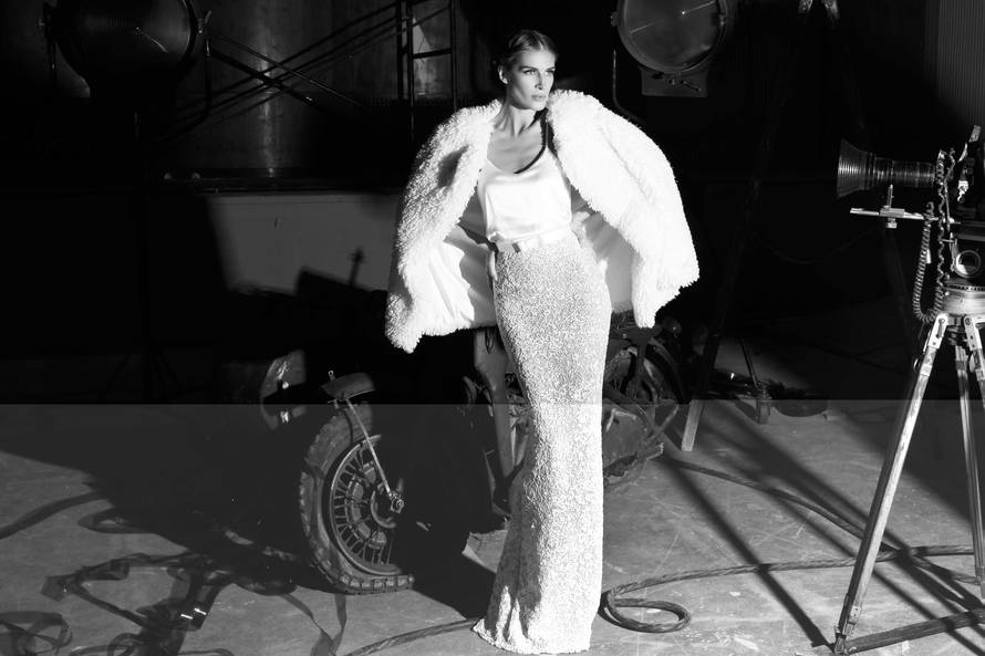 Crna mističnost 70-ih za sve one koje žele biti provokativne