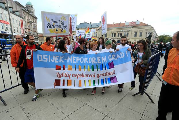 Osijek: Prva osje?ka povorka ponosa pod sloganom Zajedno smo 1259 koraka
