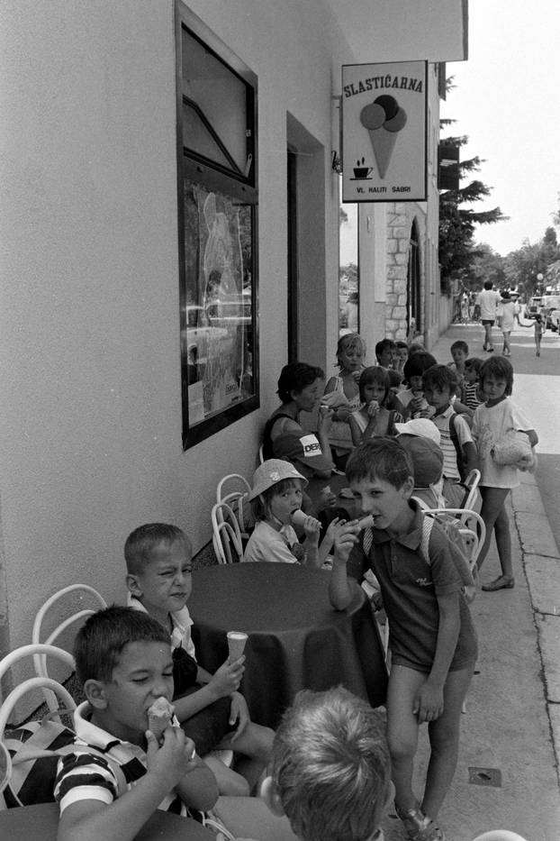 Ljeto u Crikvenici i Selcu, srpanj 1990.