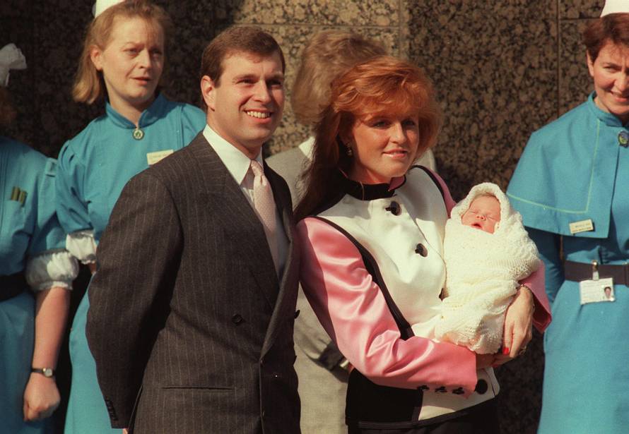 Bio je ratni heroj i omiljeni sin kraljice Elizabete, no postao je 'princ skandala' i izgubio titule