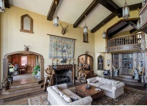 FOTO Dvorci diljem svijeta na prodaju! Neki imaju 200 soba, tamnice, jezera, šume i potoke