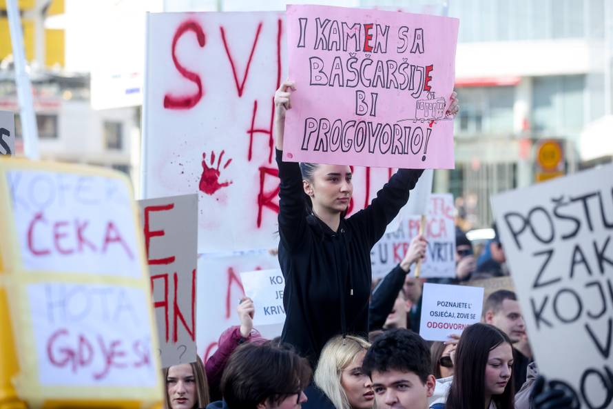 Prosvjedi u Sarajevu se nastavljaju, traži se pravda za poginulog mladića i ozlijeđene u tramvajskoj nesreći