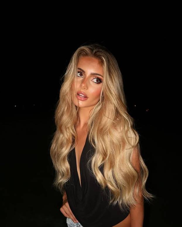 FOTO Izgleda kao Barbika i trpi teške uvrede zbog izgleda, ali ova ljepotica ne ostaje 'dužna'