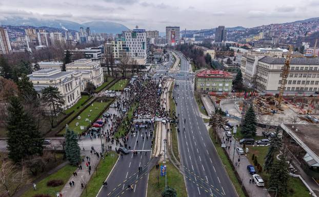 Nastavljen sedmi po redu protesti građana u Sarajevu zbog tragične tramvajske nesreće