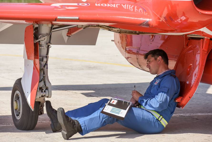 Kraljevska grupa Red Arrows posjetila je naša Krila Oluje