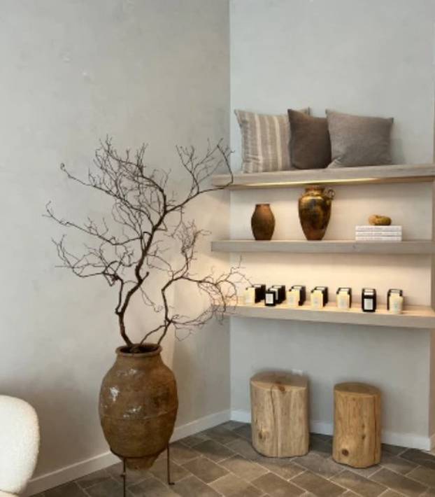 FOTO Nostalgija je bila ključ: Ovo je namještaj koji potpisuje glumica Pamela Anderson