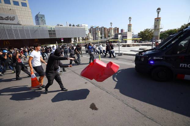 Spanish unions call a general strike in solidarity with Palestinians in Gaza, in Barcelona
