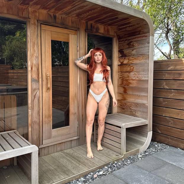 FOTO Najjači čovjek na svijetu ima 206 cm, a ljubi konobaricu od 157 cm. Tragedija ih zbližila...