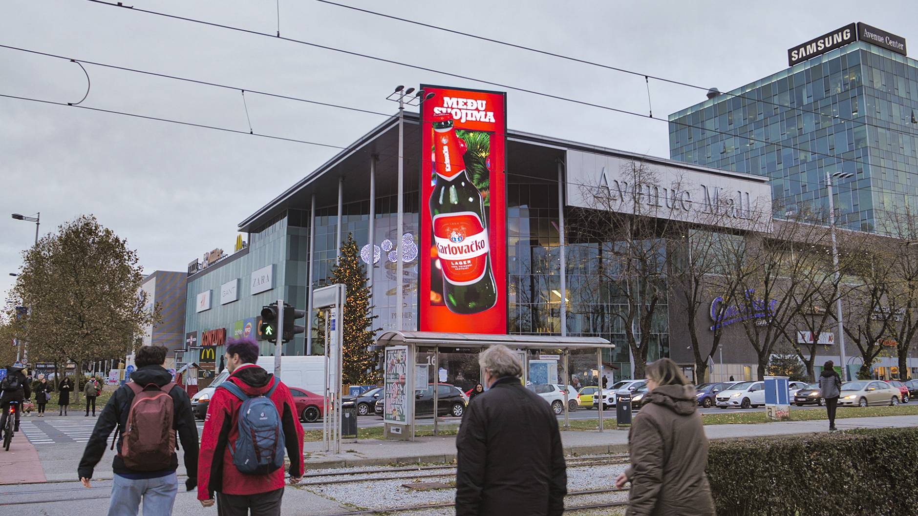 Najveća boca ikad, omiljena i među svojima