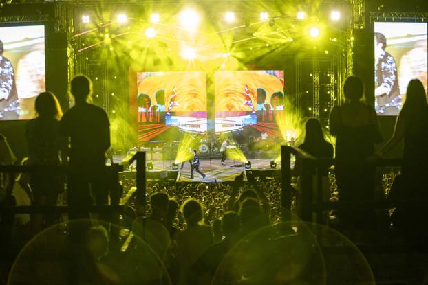 Pula: Parni valjak održao koncert u prepunoj Areni 