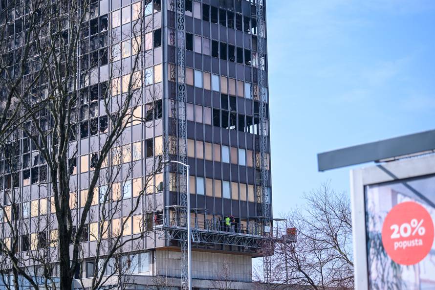 Zagreb: Postavljena dizalica na zgradu Vjesnika na kojoj traju pripreme za rušenje