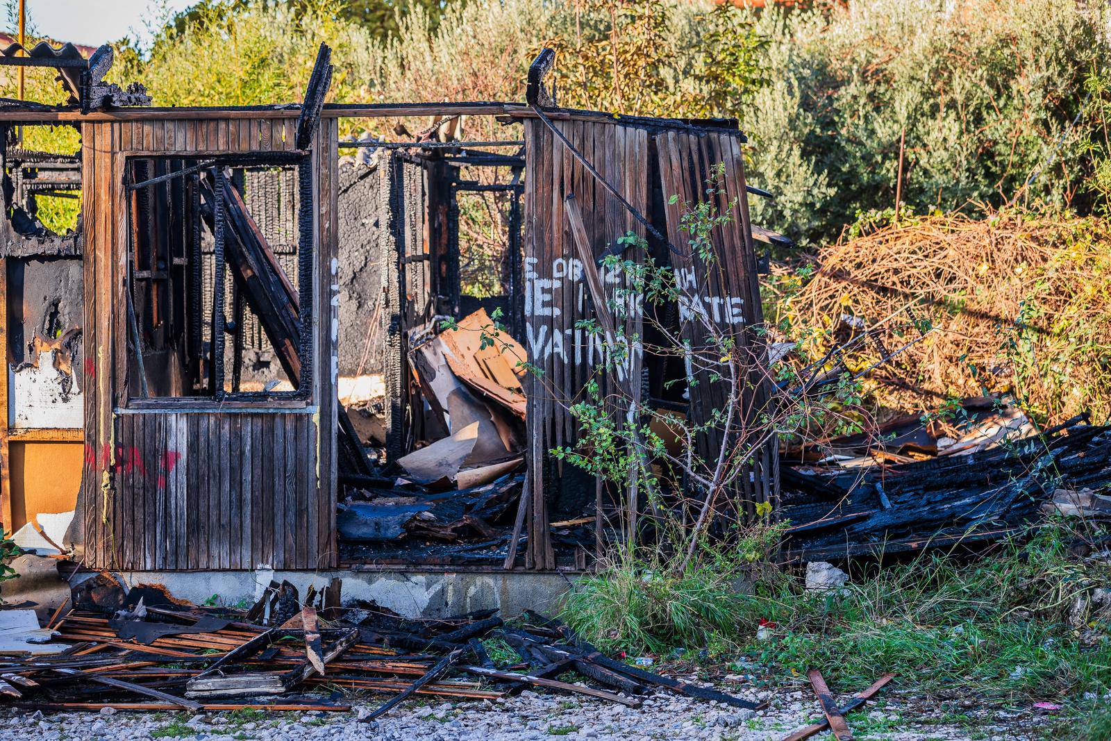 Split: Jutro nakon požara barake na Sućidru