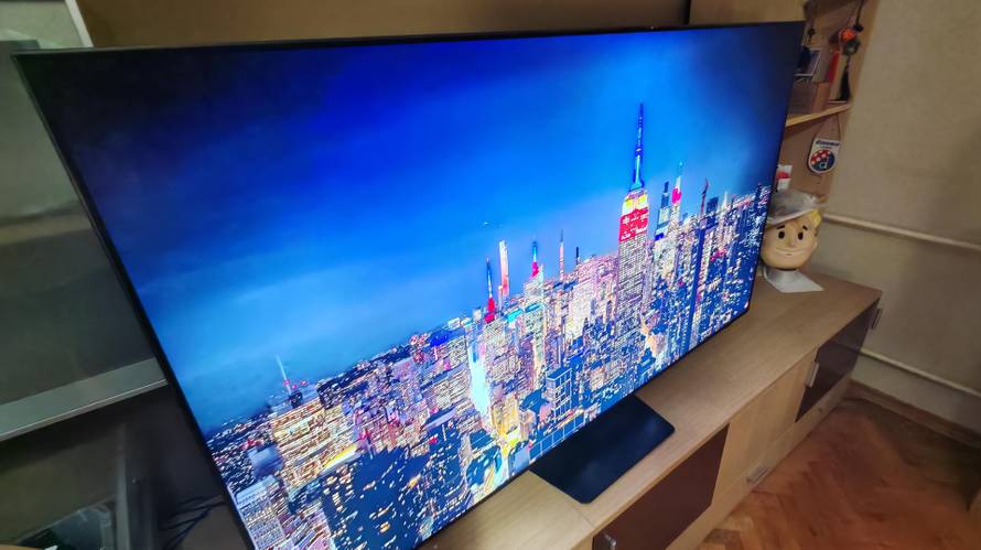 Testirali smo Samsung QN90F: Moćan TV koji se ne boji svjetla