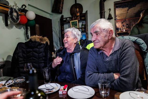 Glavice: Doček izbornih rezultata kod obitelji Zorana Milanovića